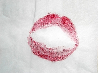Kiss! Cochenille auf Cellulose