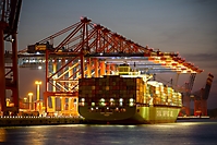Bild 04 - Containerumschlag